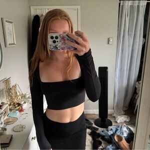 Elegant Black Long Sleeve Crop Top